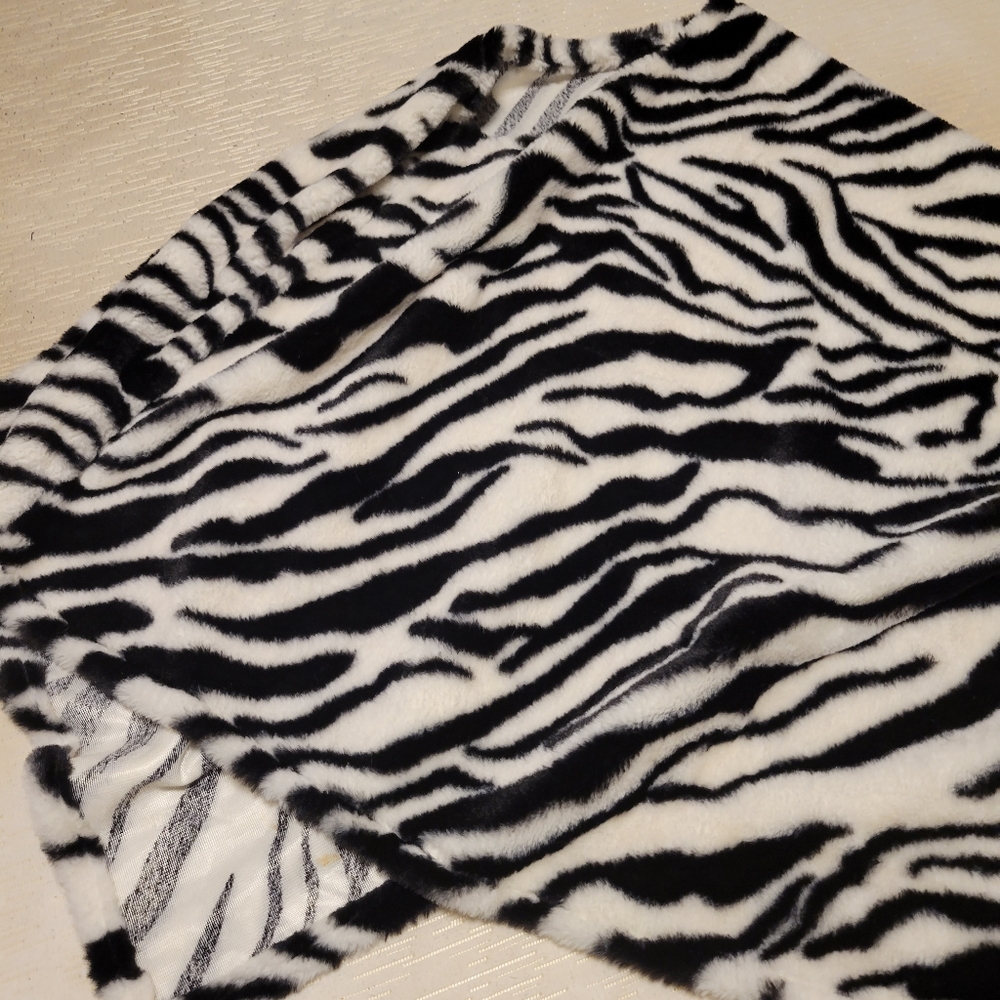 Shawl - Picture 2 of 2